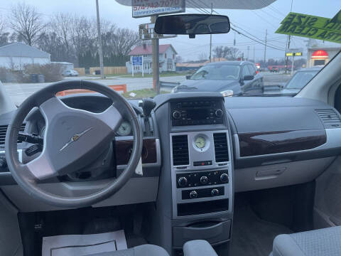 2010 Chrysler Town and Country Touring