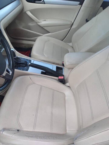 2012 Volkswagen Passat SE