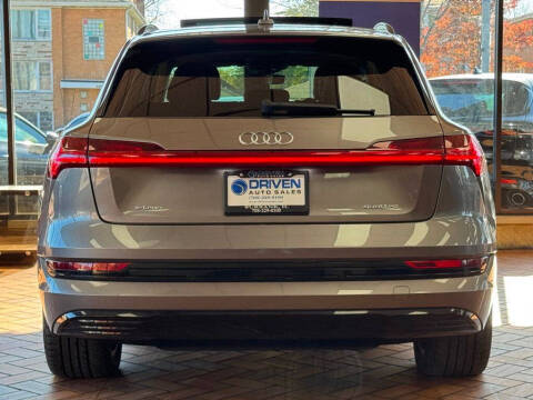 2021 Audi e-tron quattro Premium