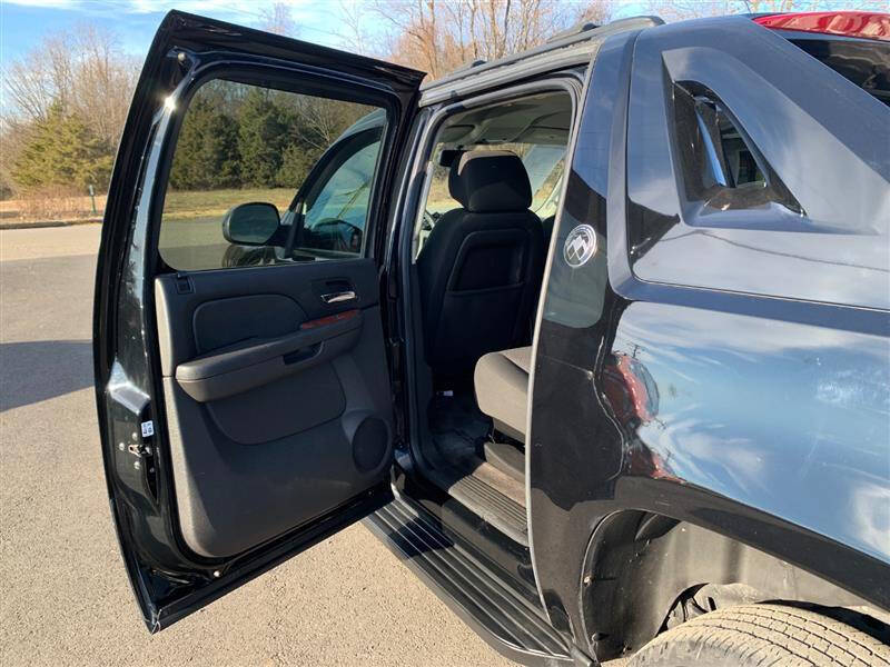 2013 Chevrolet Avalanche LS Black Diamond