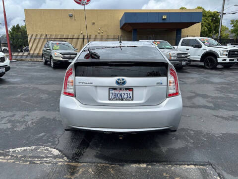 2013 Toyota Prius Two