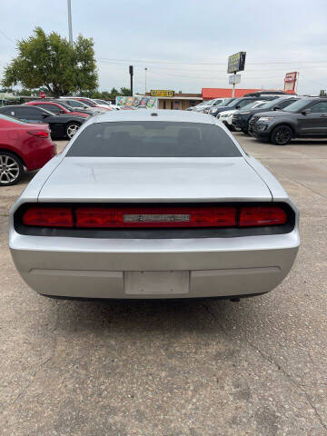 2010 Dodge Challenger SE