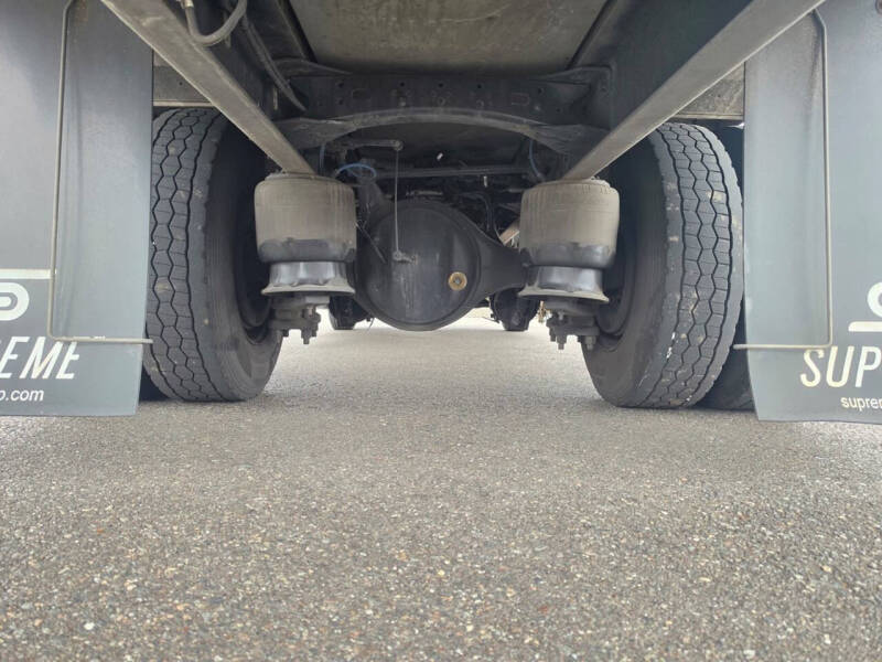 2018 Freightliner M2 106