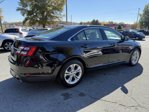 2017 Ford Taurus SEL