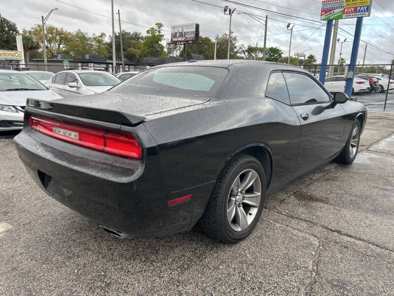 2014 Dodge Challenger SXT