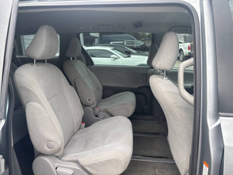 2017 Toyota Sienna L 7-Passenger