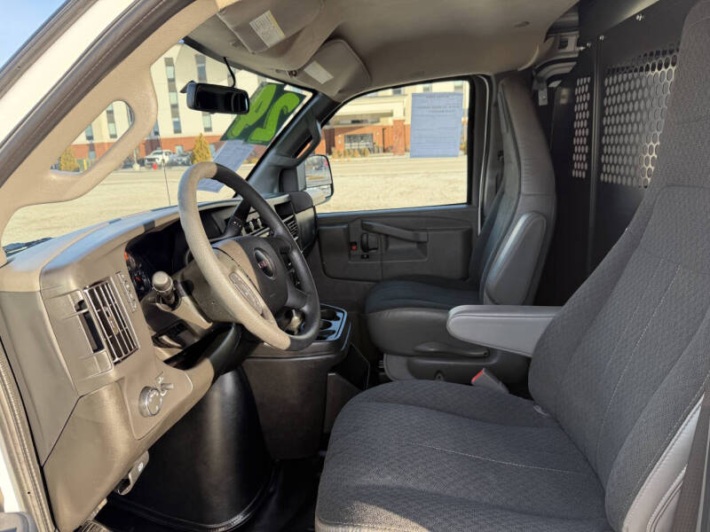 2024 GMC Savana 2500