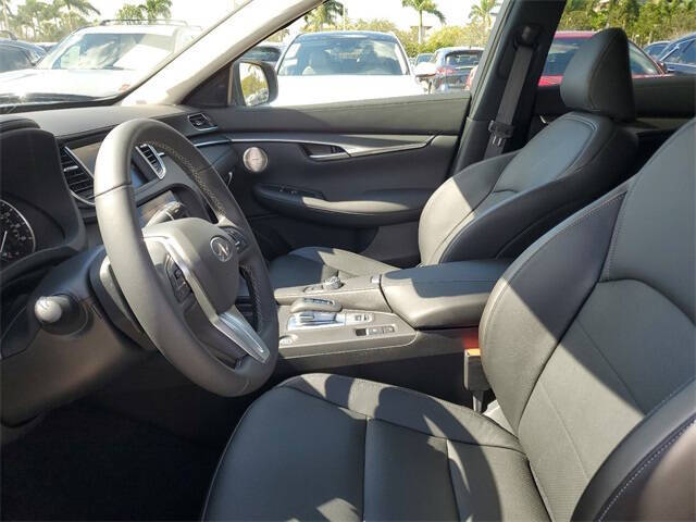 2025 Infiniti QX50 Luxe