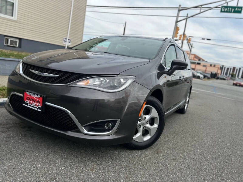 2017 Chrysler Pacifica Touring-L Plus