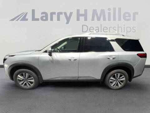 2025 Nissan Pathfinder SL