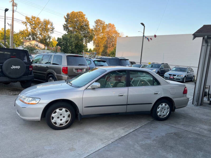 1998 Honda Accord LX photo 4