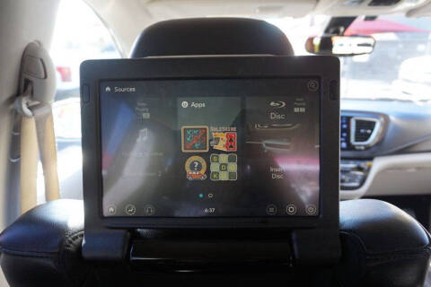 2017 Chrysler Pacifica Touring-L Plus