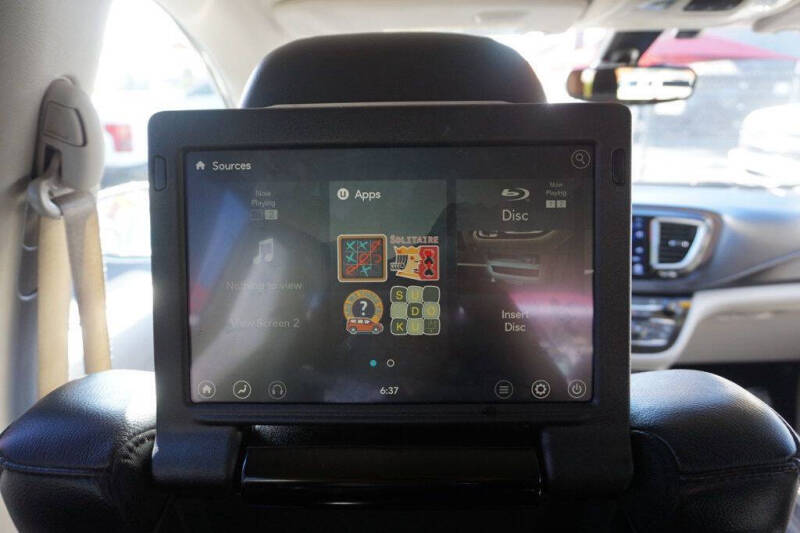 2017 Chrysler Pacifica Touring-L Plus