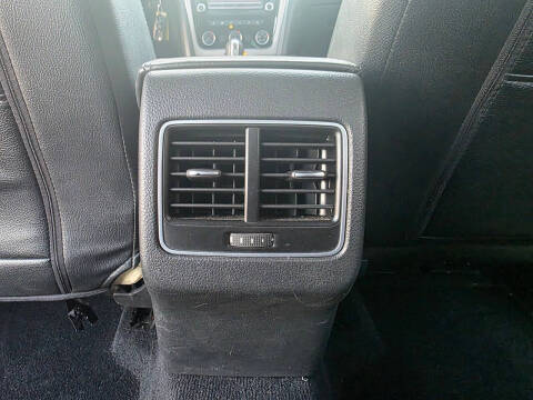 2013 Volkswagen Passat SE