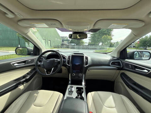 2022 Ford Edge Titanium