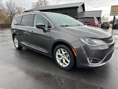 2019 Chrysler Pacifica for sale at HUFF AUTO GROUP in Jackson MI