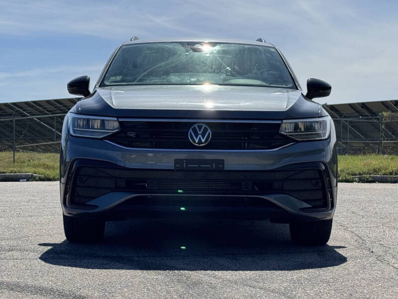 2022 Volkswagen Tiguan SE R-Line Black