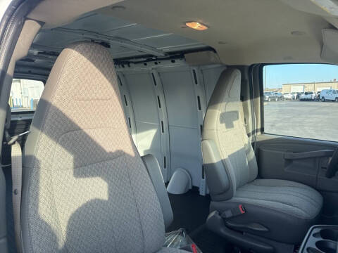 2025 Chevrolet Express 2500