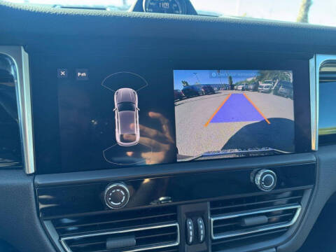 2023 Porsche Macan T