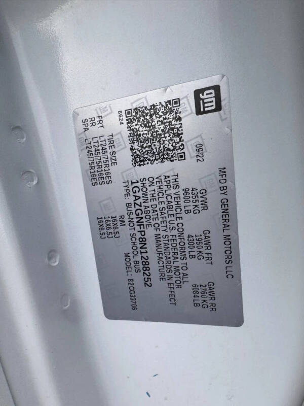 2022 Chevrolet Express LS 3500