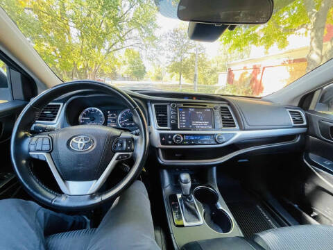 2017 Toyota Highlander LE Plus