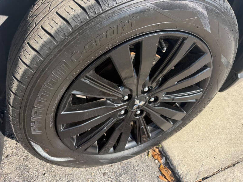 2020 Mitsubishi Outlander LE