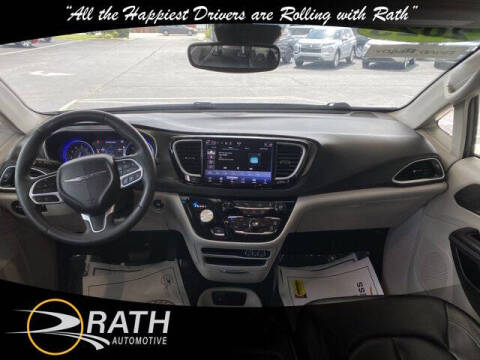 2023 Chrysler Pacifica Touring L