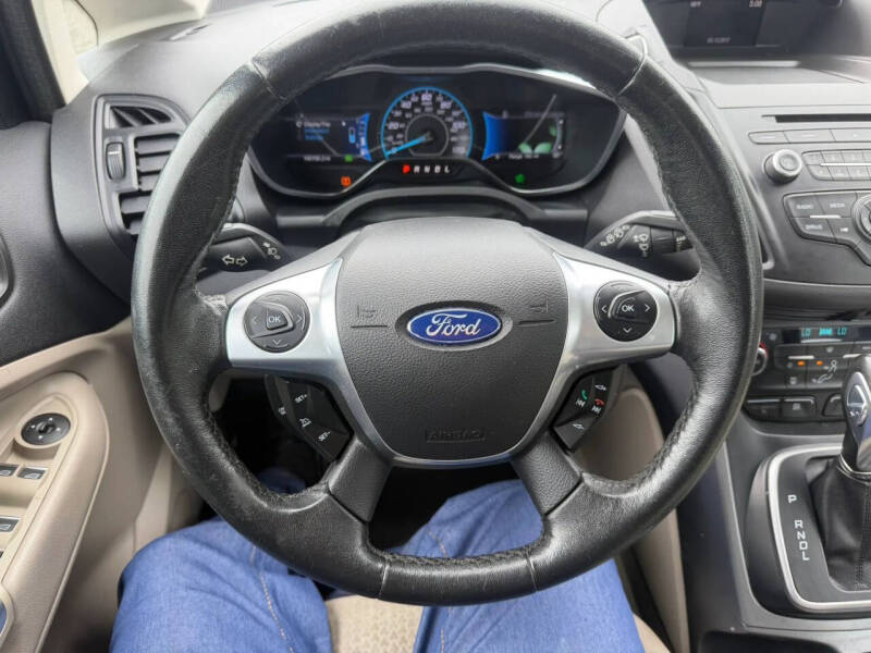 2017 Ford C-MAX Hybrid SE