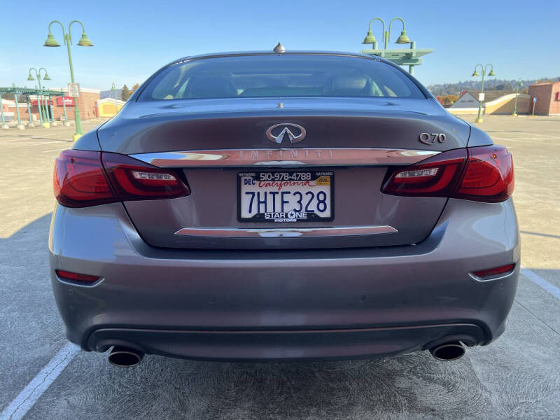 2015 Infiniti Q70 3.7