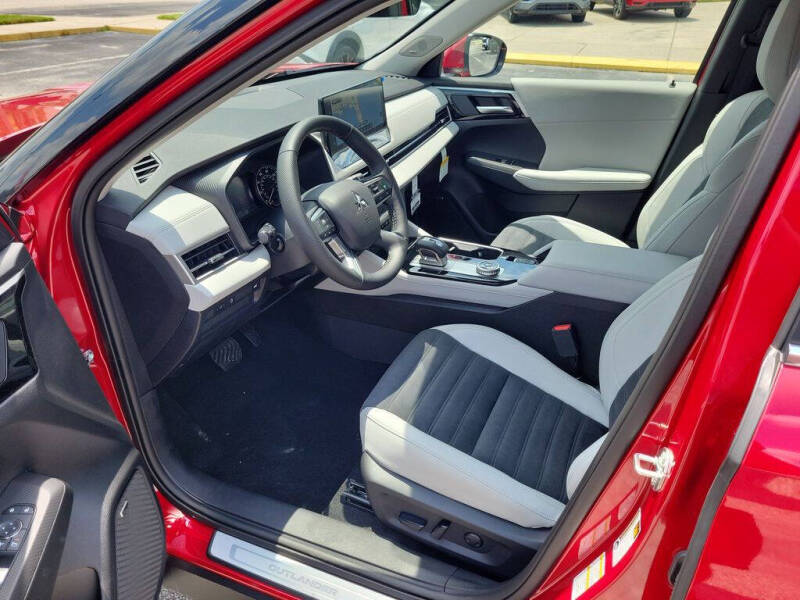 2026 Mitsubishi Outlander SE