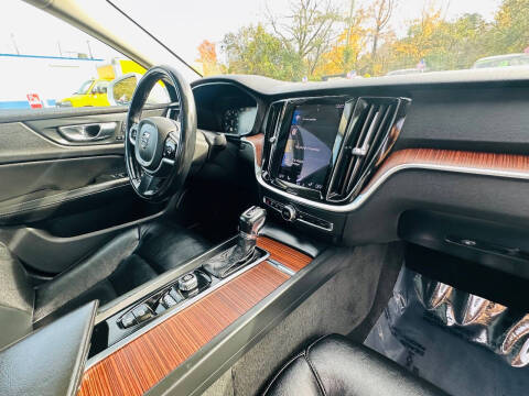 2021 Volvo S60 T6 Momentum