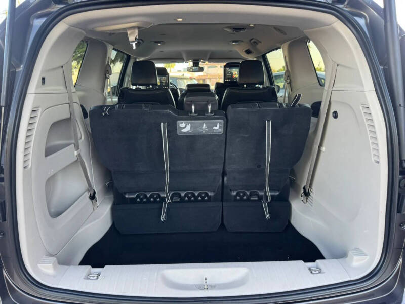 2017 Chrysler Pacifica Touring-L Plus