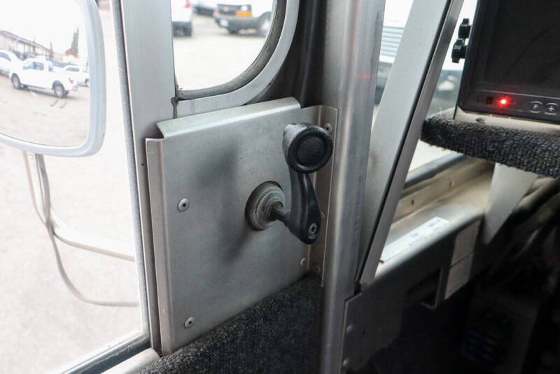 2015 Freightliner MT45 Chassis