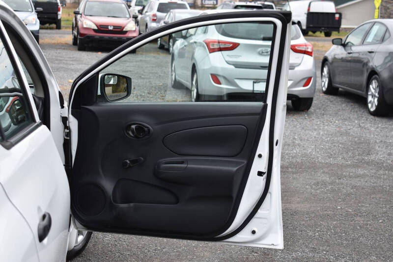 2016 Nissan Versa 1.6 S Plus