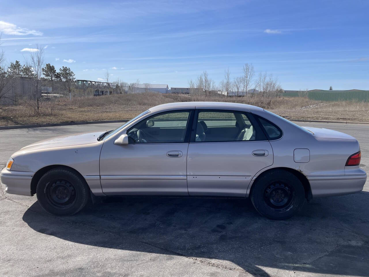 1998 Toyota Avalon for sale at Twin Cities Auctions in Elk River, MN