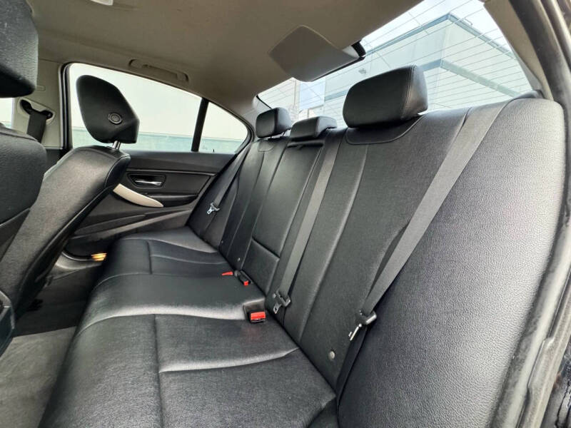 2014 BMW 3 Series 320i