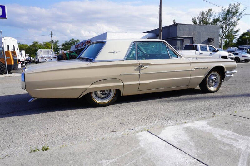 1964 Ford Thunderbird