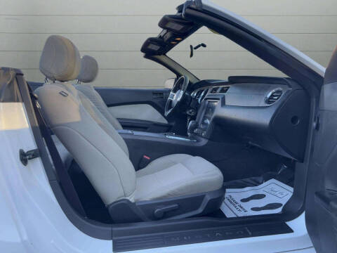 2014 Ford Mustang V6