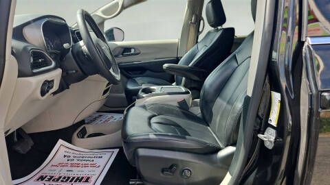 2023 Chrysler Pacifica Touring L