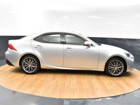 2017 Lexus IS 200t