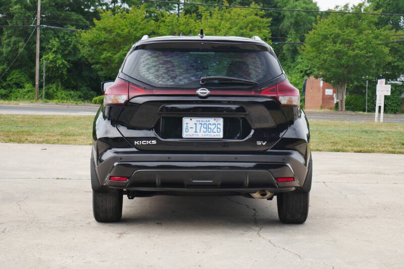 2022 Nissan Kicks SV