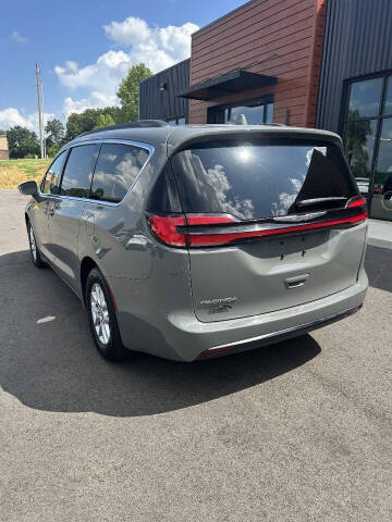 2022 Chrysler Pacifica Touring L