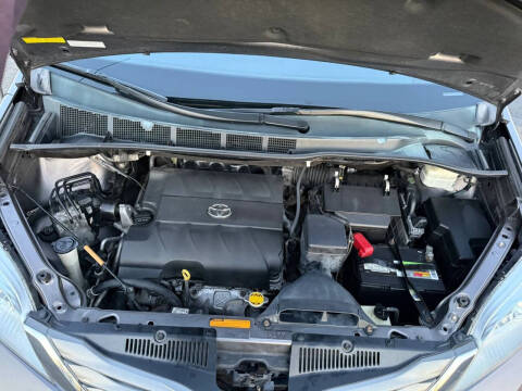 2014 Toyota Sienna