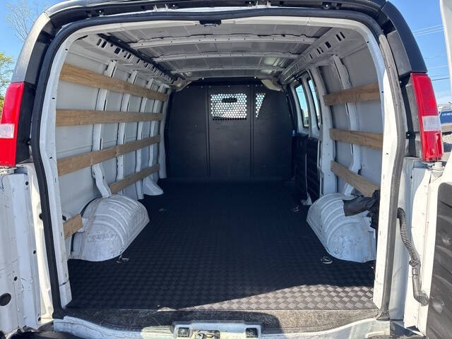 2023 Chevrolet Express 2500