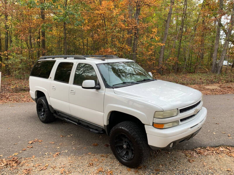 2004 Chevrolet Suburban for sale at Garber Motors in Midlothian VA