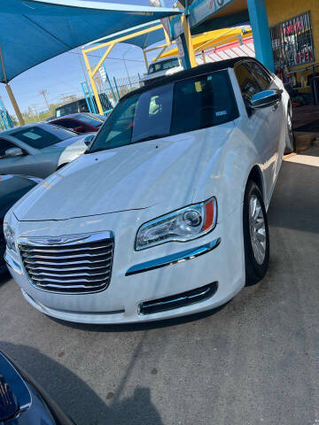 2014 Chrysler 300 for sale at Borrego Motors in El Paso TX