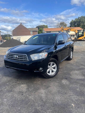 2010 Toyota Highlander for sale at Hernandez Auto Sales in Pawtucket RI