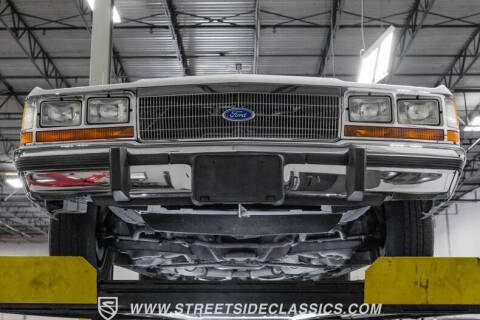 1990 Ford LTD Crown Victoria