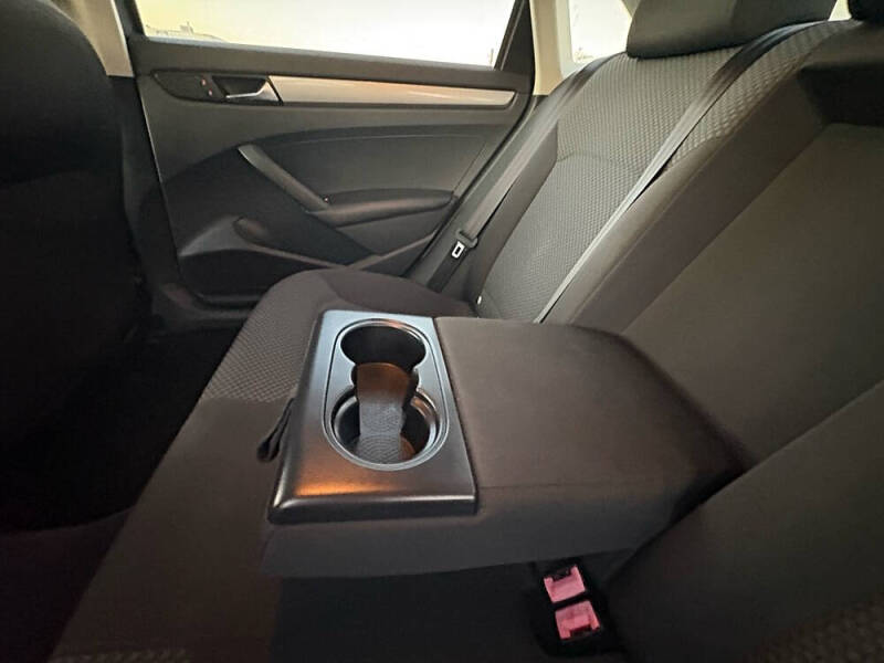 2012 Volkswagen Passat S PZEV