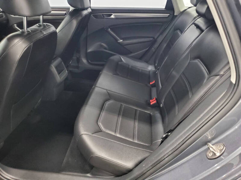 2018 Volkswagen Passat 2.0T R-Line